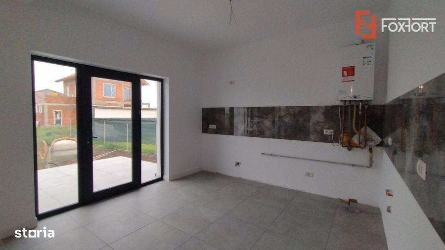 Casă cu 3 camere în Est