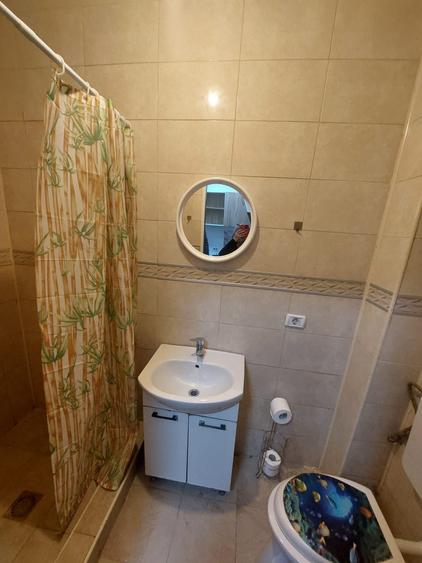 Garsonieră decomandată în Central