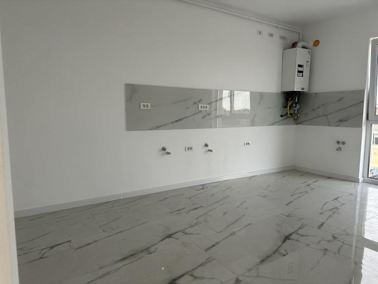 Apartament cu 3 camere decomandat în Dumbrăvița