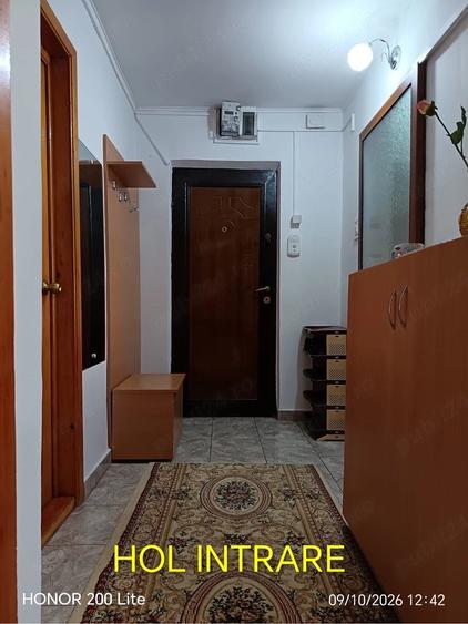 Apartament cu 3 camere decomandat în Patriei