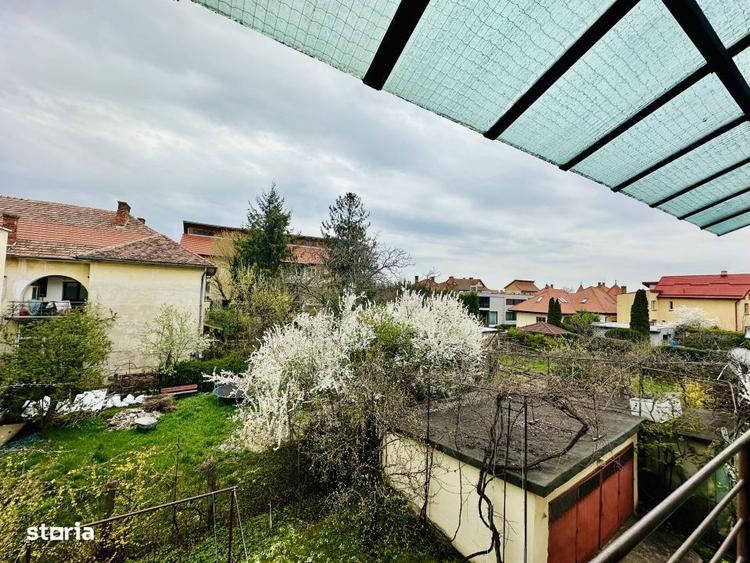 Apartament cu 3 camere semidecomandat, mobilat în Andrei Mureșanu