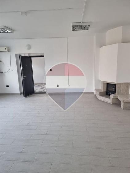 Casă individuală cu 13 camere cu Teren 700 Mp în Zorilor