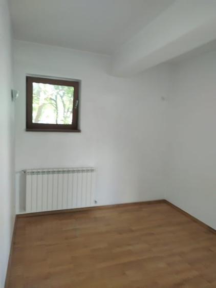 Apartament cu 3 camere decomandat în Banu Manta