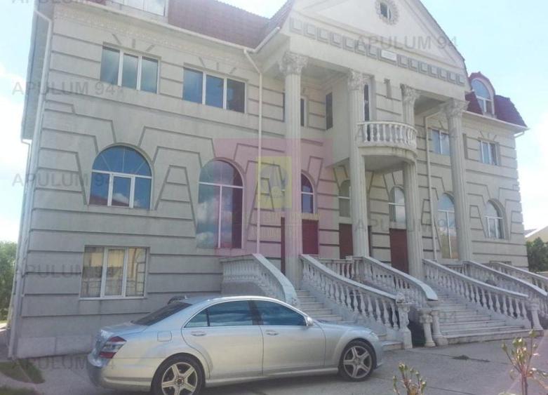 Casă individuală cu 15 camere decomandat cu Canalizare în Băneasa