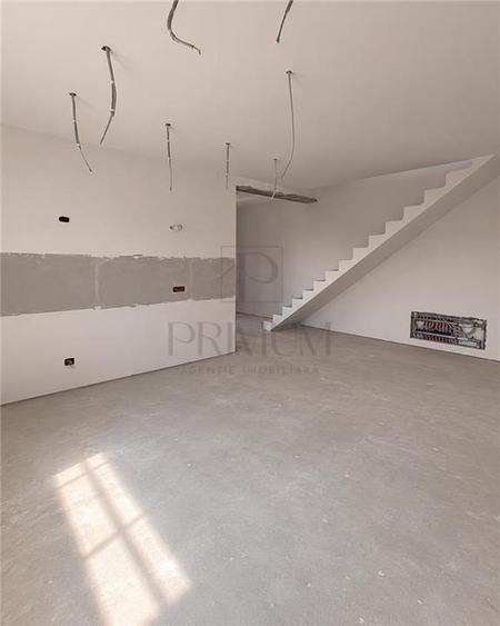 Duplex cu 5 camere cu Teren 300 Mp în Moșnița Nouă
