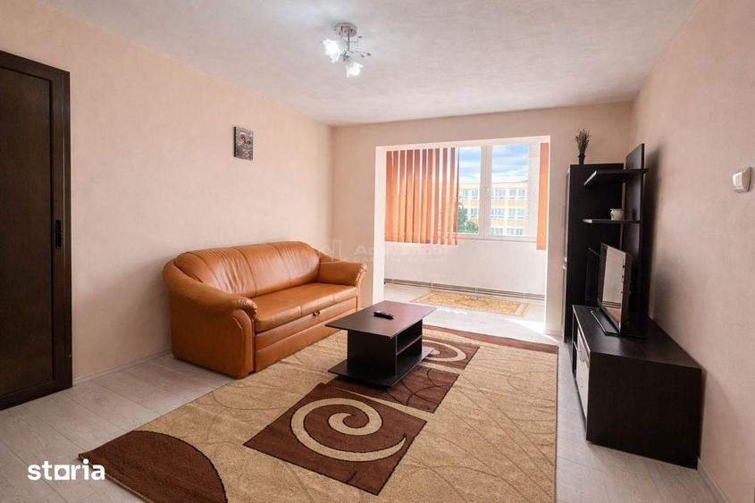 Apartament decomandat cu 3 camere, zona Cetate - 2