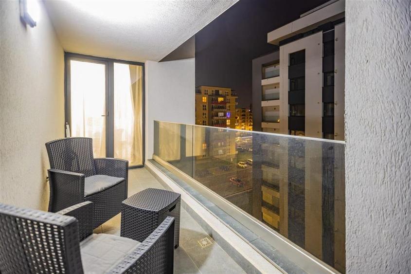 Apartament cu 2 camere decomandat, mobilat în Tractorul