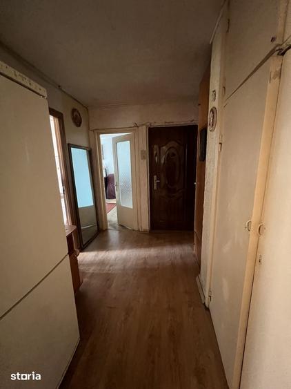 Apartament cu 2 camere decomandat în Rovine