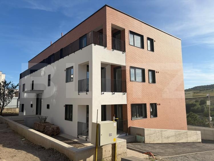 Apartament cu 3 camere semidecomandat în Iris