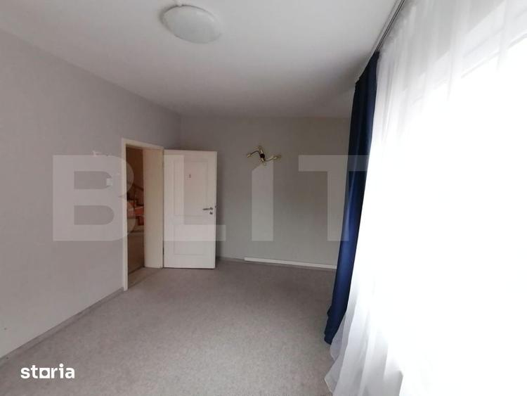 Casă cu 10 camere cu Teren 450 Mp în Gruia