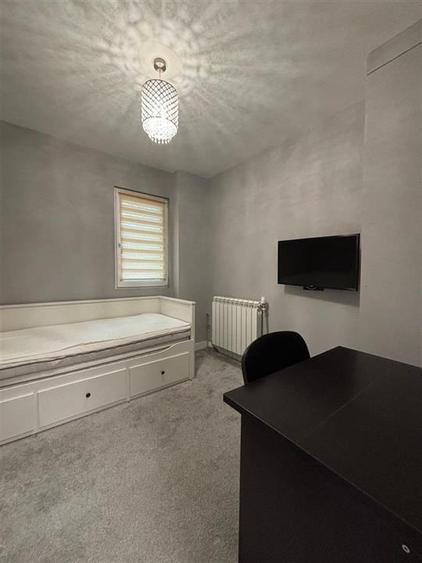 Apartament cu 3 camere decomandat, mobilat în Podu Roș