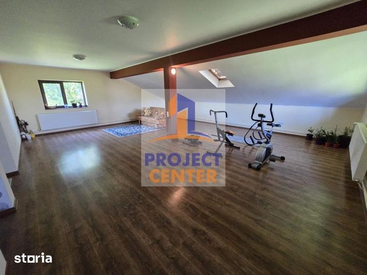 Casă cu 4 camere cu Teren 4460 Mp în Poiana Lacului