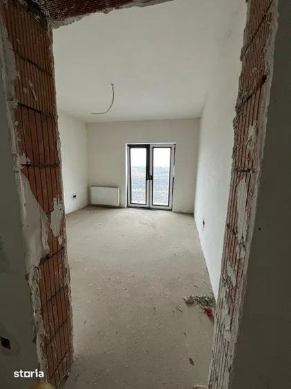 Apartament cu 5 camere decomandat în Remetea