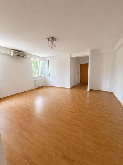 Apartament cu 2 camere decomandat în Lipovei