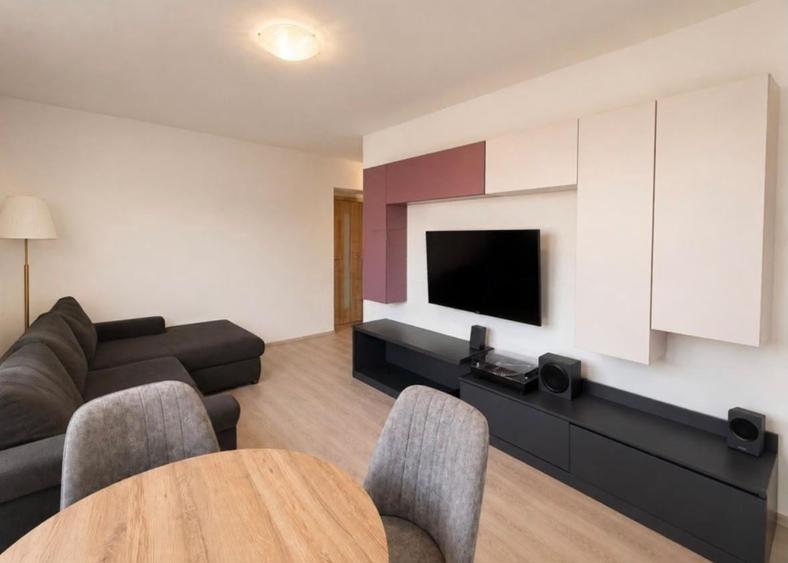 Apartament cu 3 camere decomandat, mobilat în Bucureștii Noi