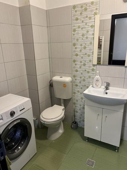 Apartament cu 2 camere semidecomandat în Florești