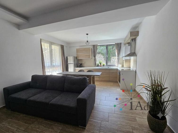 Apartament cu 2 camere semidecomandat în Centrul Civic