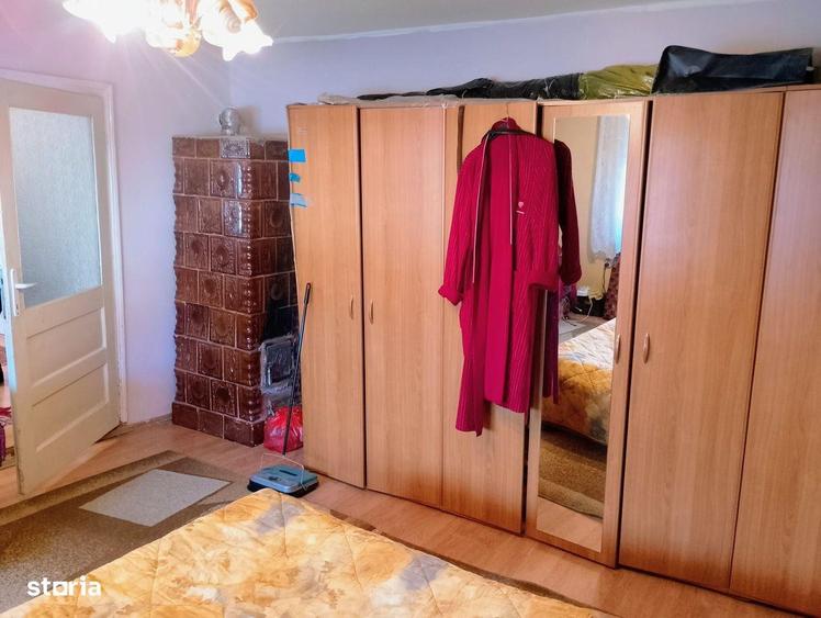 Casă cu 6 camere cu Teren 570 Mp în Ghirodei