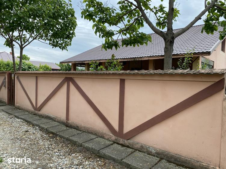 Casă cu 5 camere cu Teren 1000 Mp în Putineiu