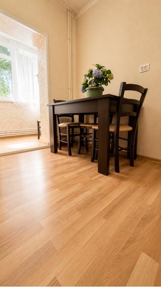 Vând apartament cu 2 camere, centrala, bloc anvelopat, termopane, parter înalt - 3