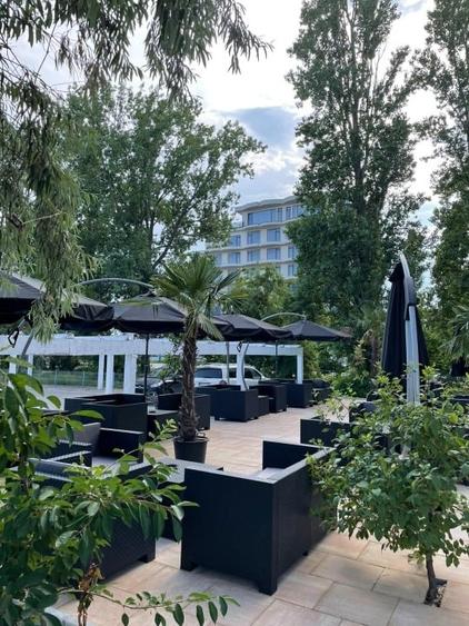 Hotel complet renovat | 66  unitati cazare | situat central in Mamaia, Constanta - 2