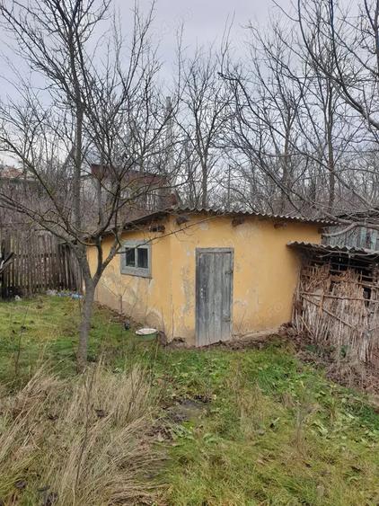 Casa batraneasca de vanzare - 1