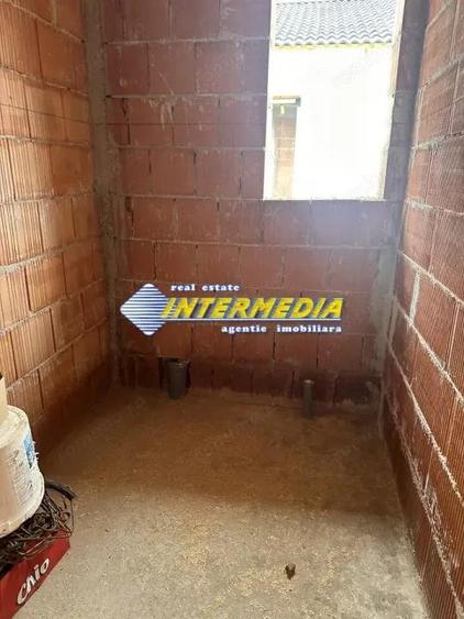Casa Noua pe un nivel I la rosu I 4 camere I 380 mp Teren I UTILITATI I - 4
