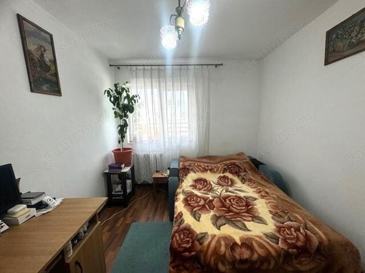 Apartament 3 camere decomandat zona Zahana - 11