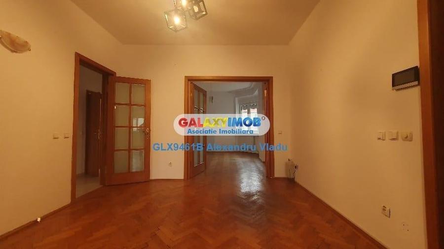 Vanzare apartament 4 camere -  Victoriei Str. Occidentului - 9