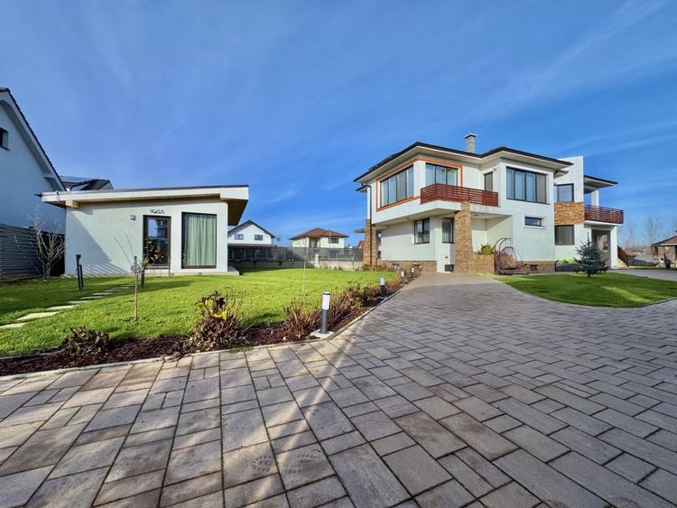 Cas&Ccedil; de Lux - 1084 mp teren - 275 mp utili + Pod + Saun&Ccedil; + Studio Yoga - 4