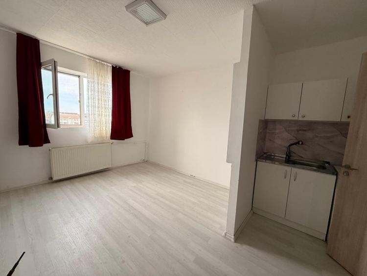 Garsoniera renovata 21 mp utili zona Steaua - 1