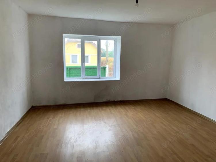 Casa individuala in Otelec - 2,518 mp teren - 2 fronturi stradale - 5