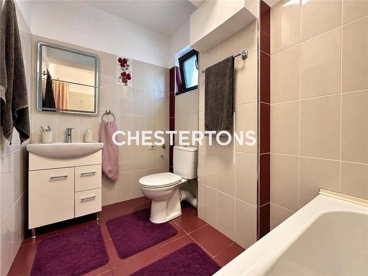 Apartament cu 3 camere semidecomandat, mobilat în Chiajna