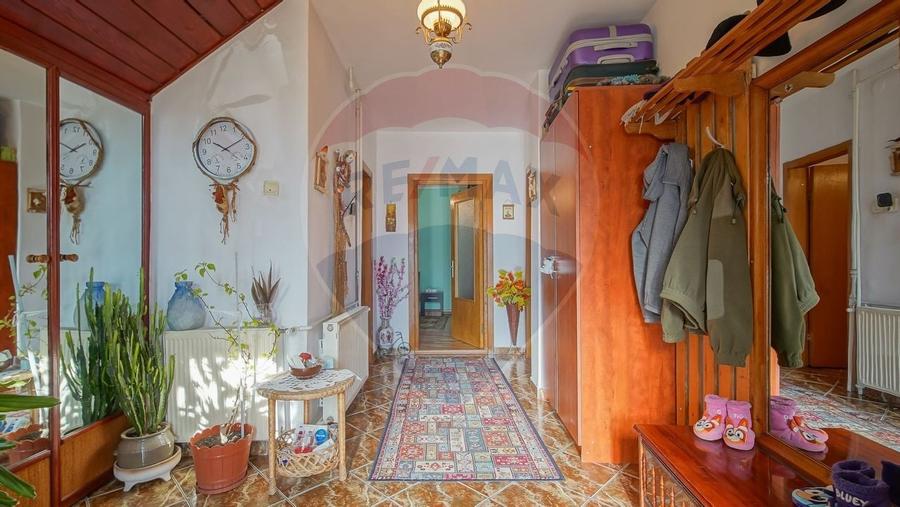 Casa spatioasa si practica, aproape natura si oras- Cartier Darste - 7