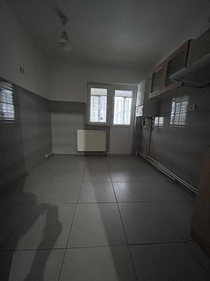 Apartament 3 camere, zona Centrala, parter cu balcon, suprafata 71mp. - 6