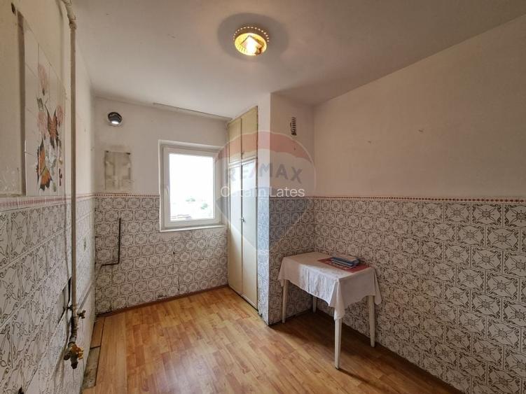 Apartament (De renovat) cu 3 camere de vanzare in zona Exterior Vest