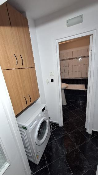 Chirie apartament 3 Camere situat in Micro 16 . Pe termen lung. 250 EURO - 10