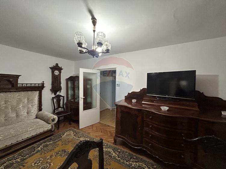 Apartament et. 1 cu 3 camere de închiriat str. V. Babes zona TBC - 1