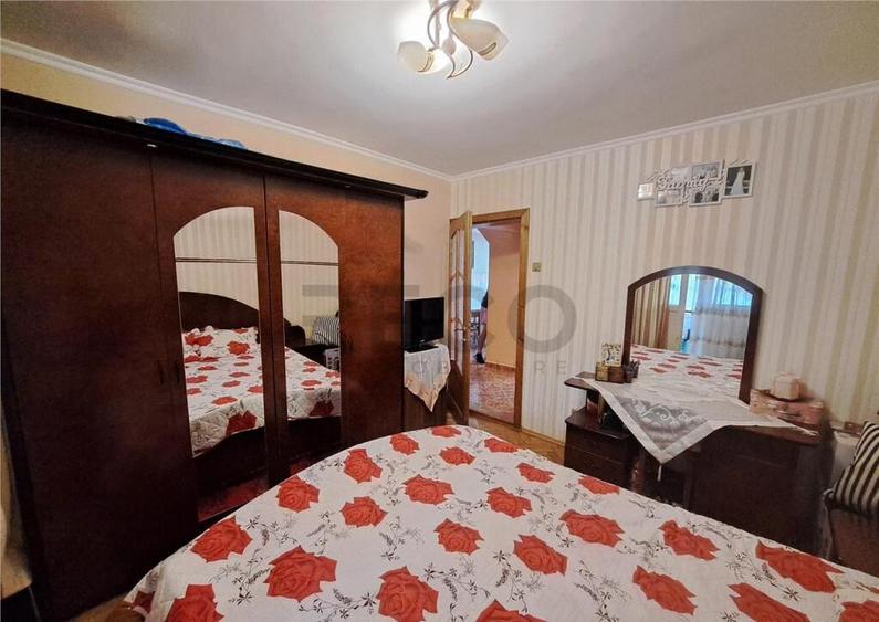 RECO Apartament cu trei camere decomandat - 13