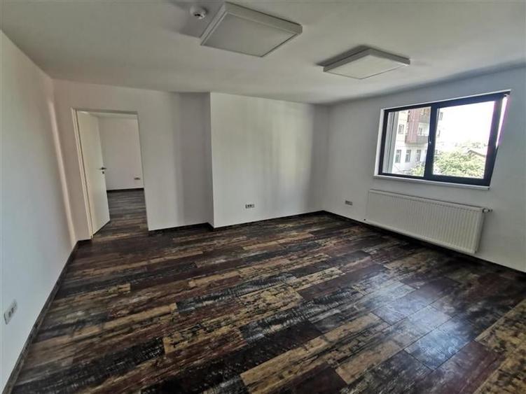 Spatiu de birouri proaspat renovat, zona AFI, disponibil imediat - 1