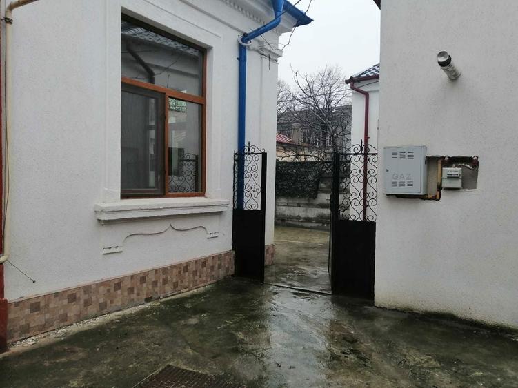 Casa de inchiriat ,3 camere , nemobilata , ultracentral - 8