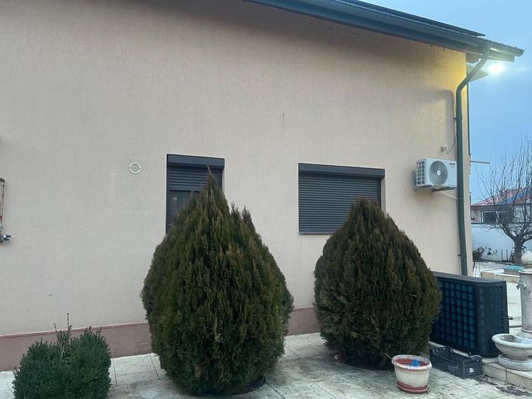 Vand Casa cu piscina in Branesti - 8