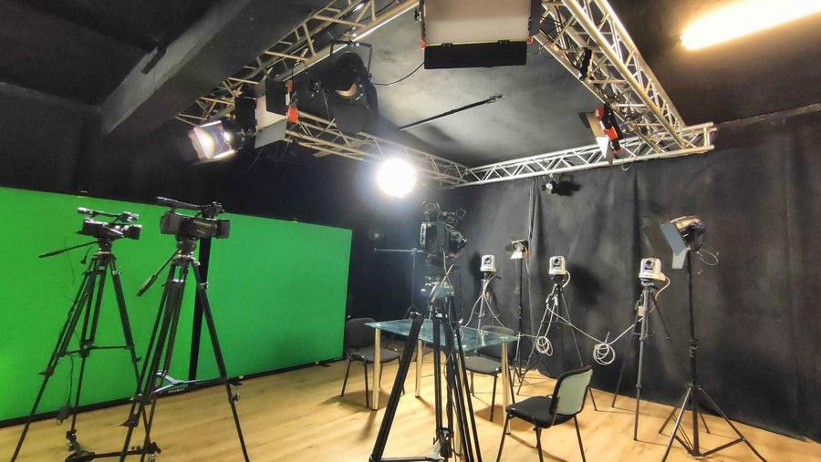 Inchiriez sediu afacere scoala de arte, productie audio/video, studio podcast - 4