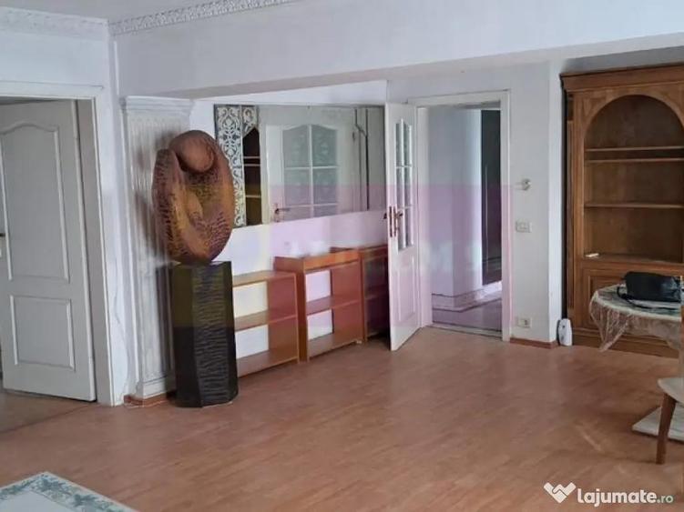 Apartament pe bd Decebal, stradal, - 14