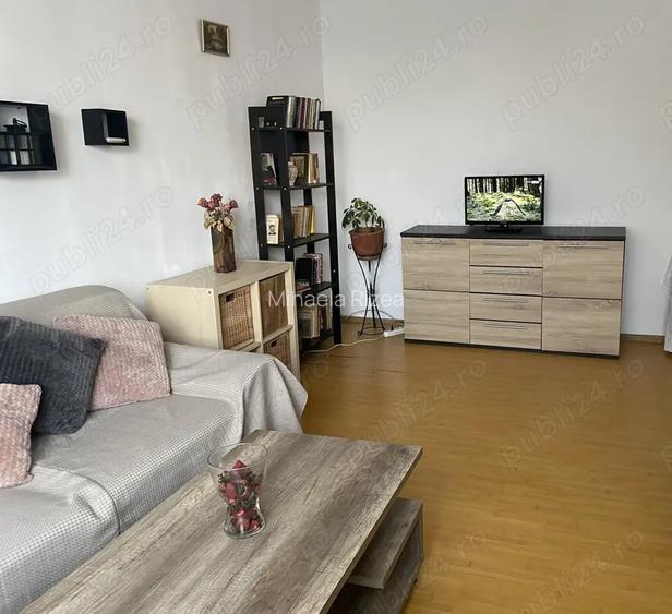 Proprietar, inchiriez apartament 3 camere Proprietar, inchiriez apartament 3 camere