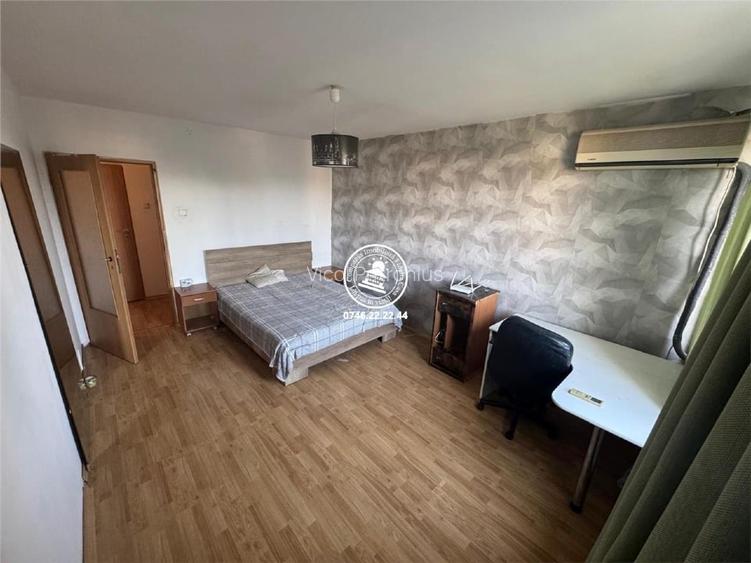 Apartament 3 camere DECOMANDAT, Podu Ros