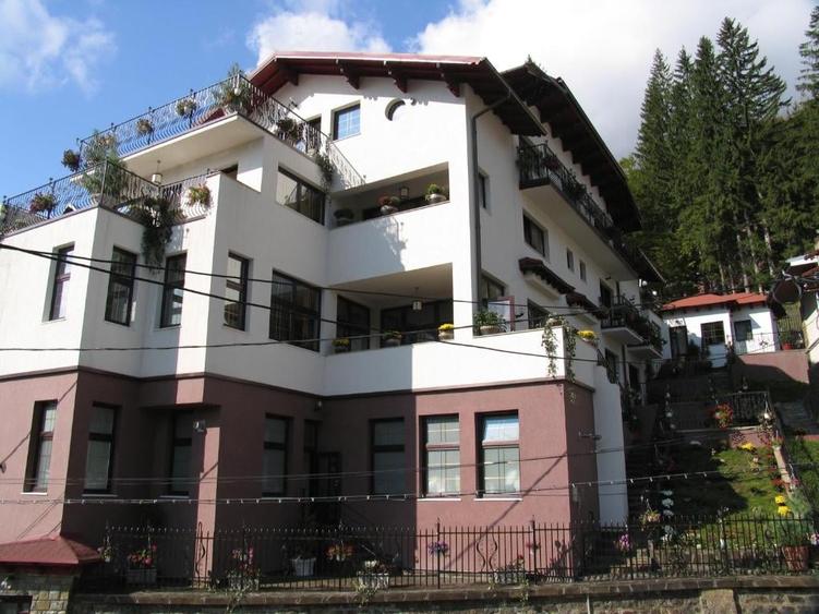 Sinaia-Central,Pensiune de vanzare-21 camere - 1