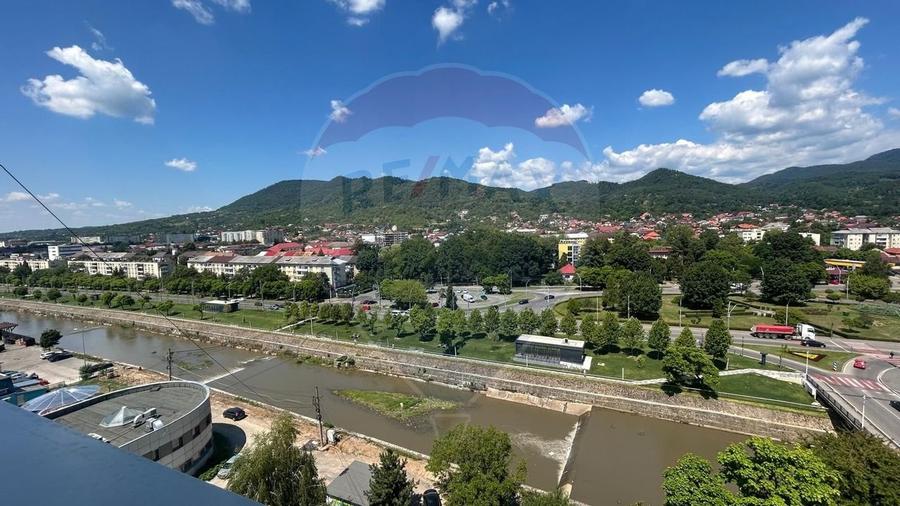 APARTAMENT CU PRIVELISTE IN ZONA ULTRACENTRALA - 2