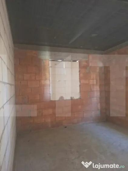 Casă cu 5 camere cu Teren 680 Mp în Central