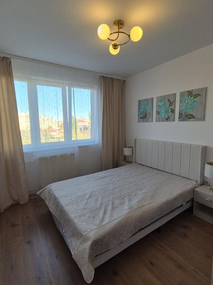 Apartament cu 3 camere semidecomandat în Central